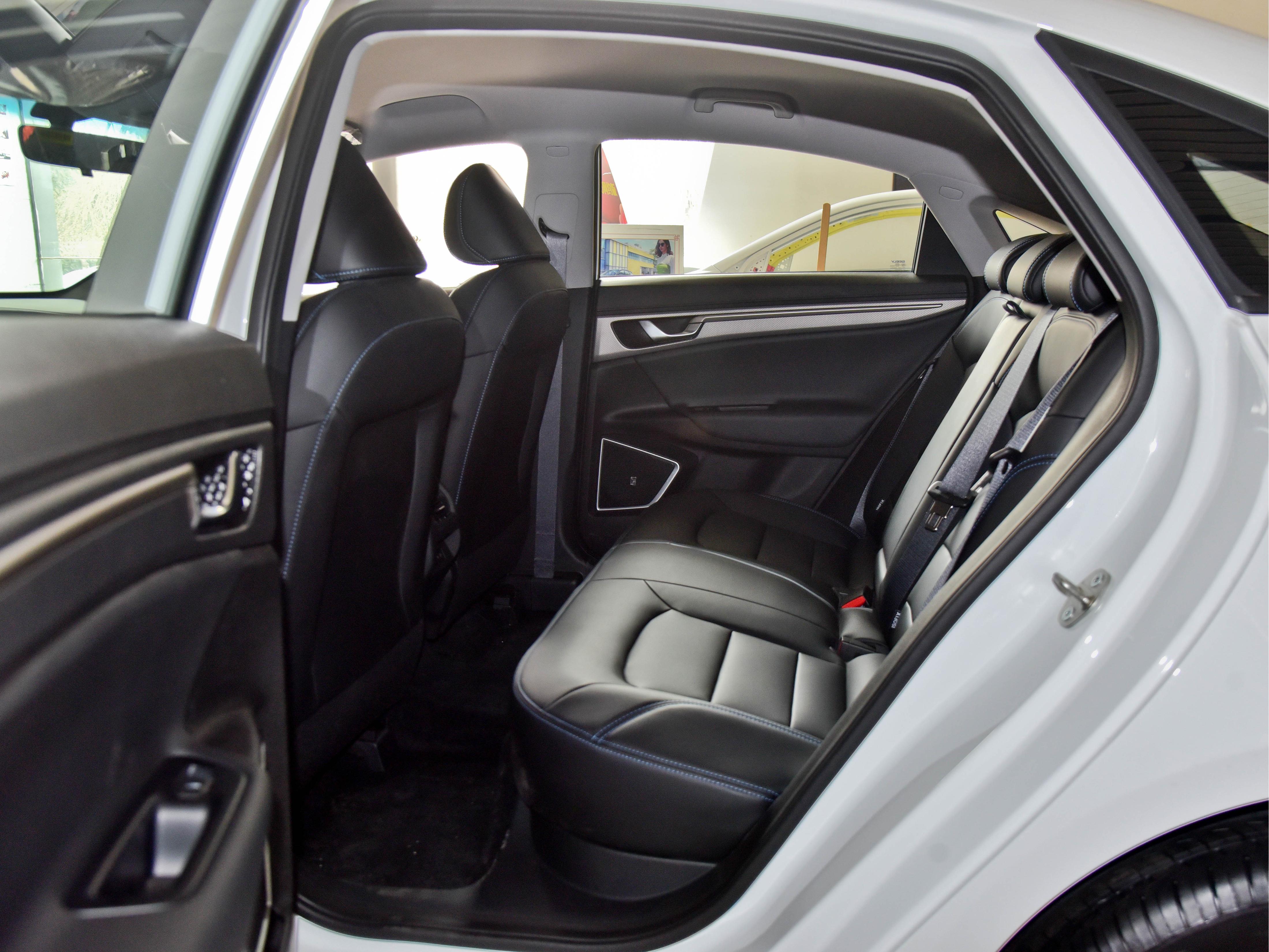 深圳跑网约车帝豪ev用车感受,副驾驶老板键