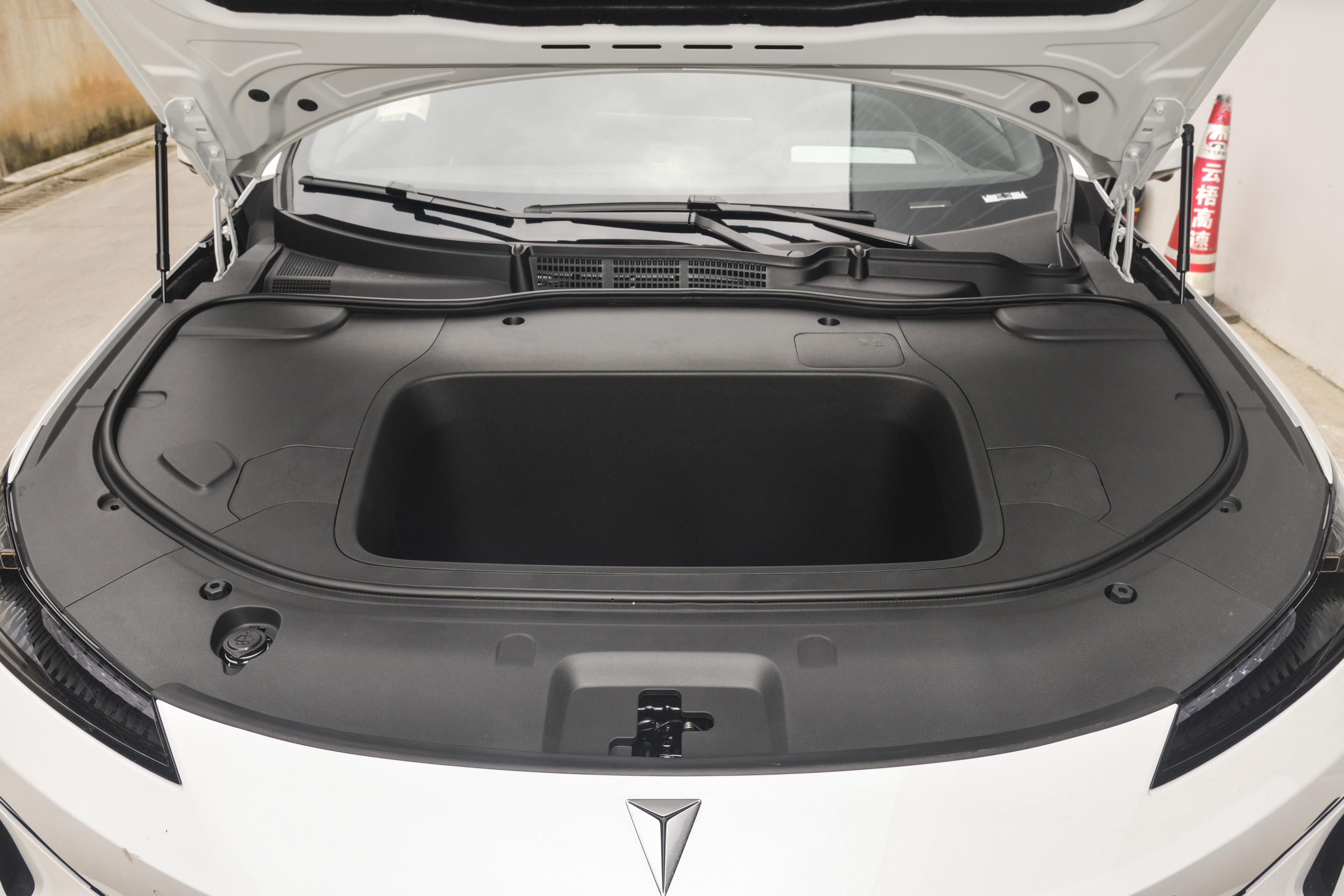 荣威d7dmh驭光蓝和刀锋银对比,插电版荣威d7值得选吗