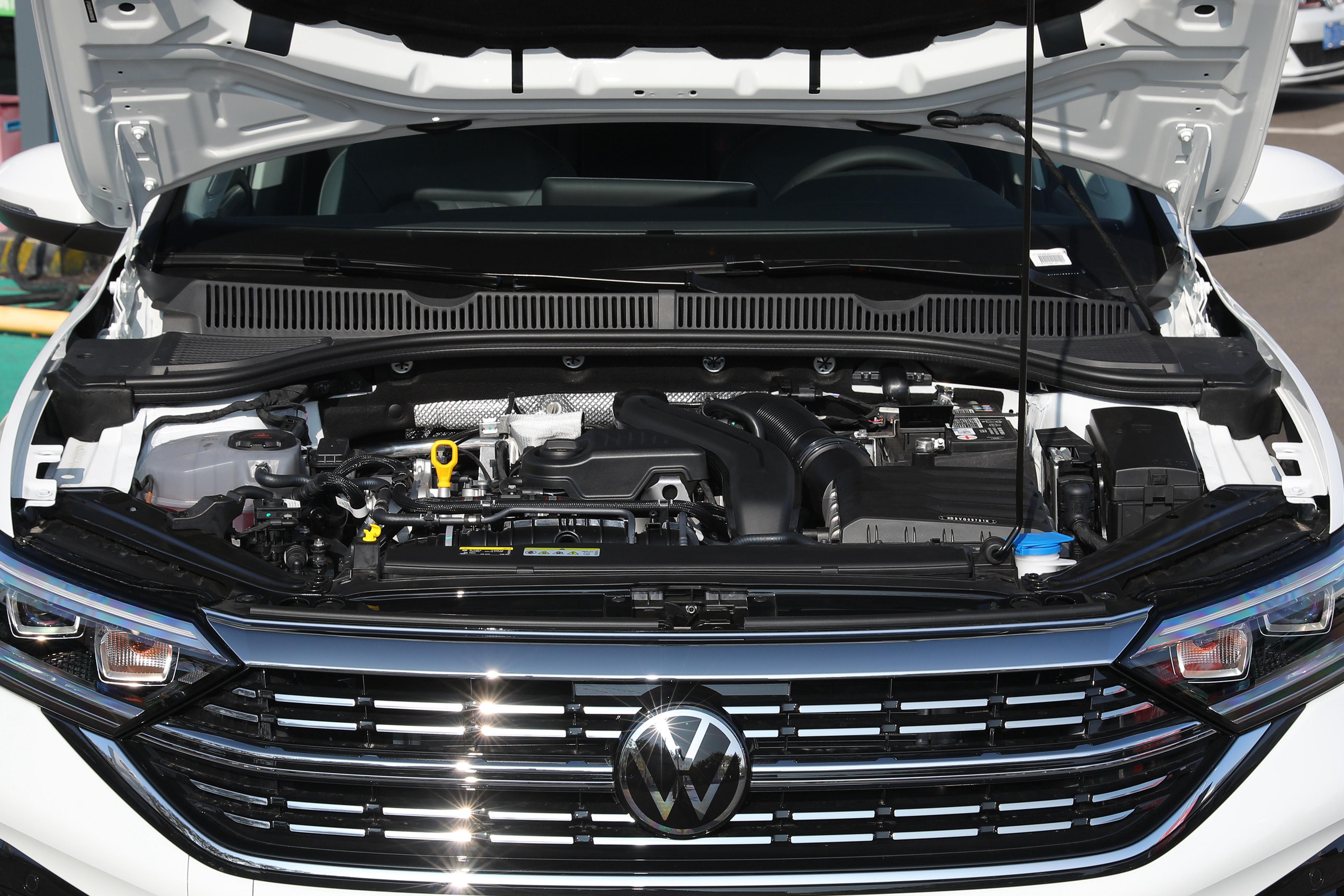 马自达昂克赛拉和速腾怎么选择,昂克赛拉2.0和速腾1.4谁更值得买