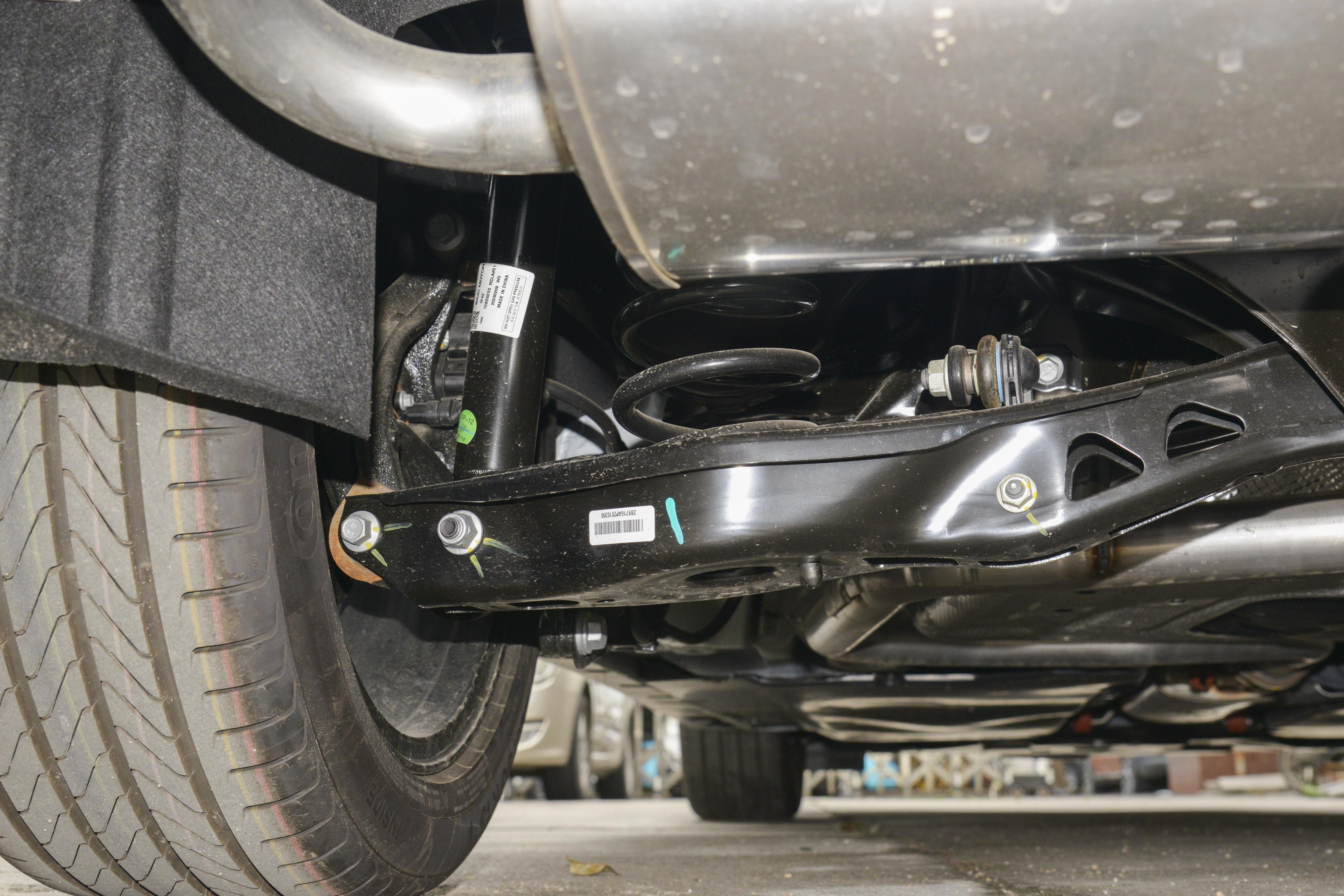 名爵mg71.5t11.98万落地价,混动名爵mg7落地价