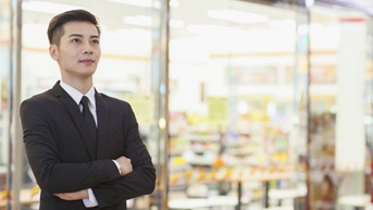 穿越小说开局送三个老婆,传送门异界小说