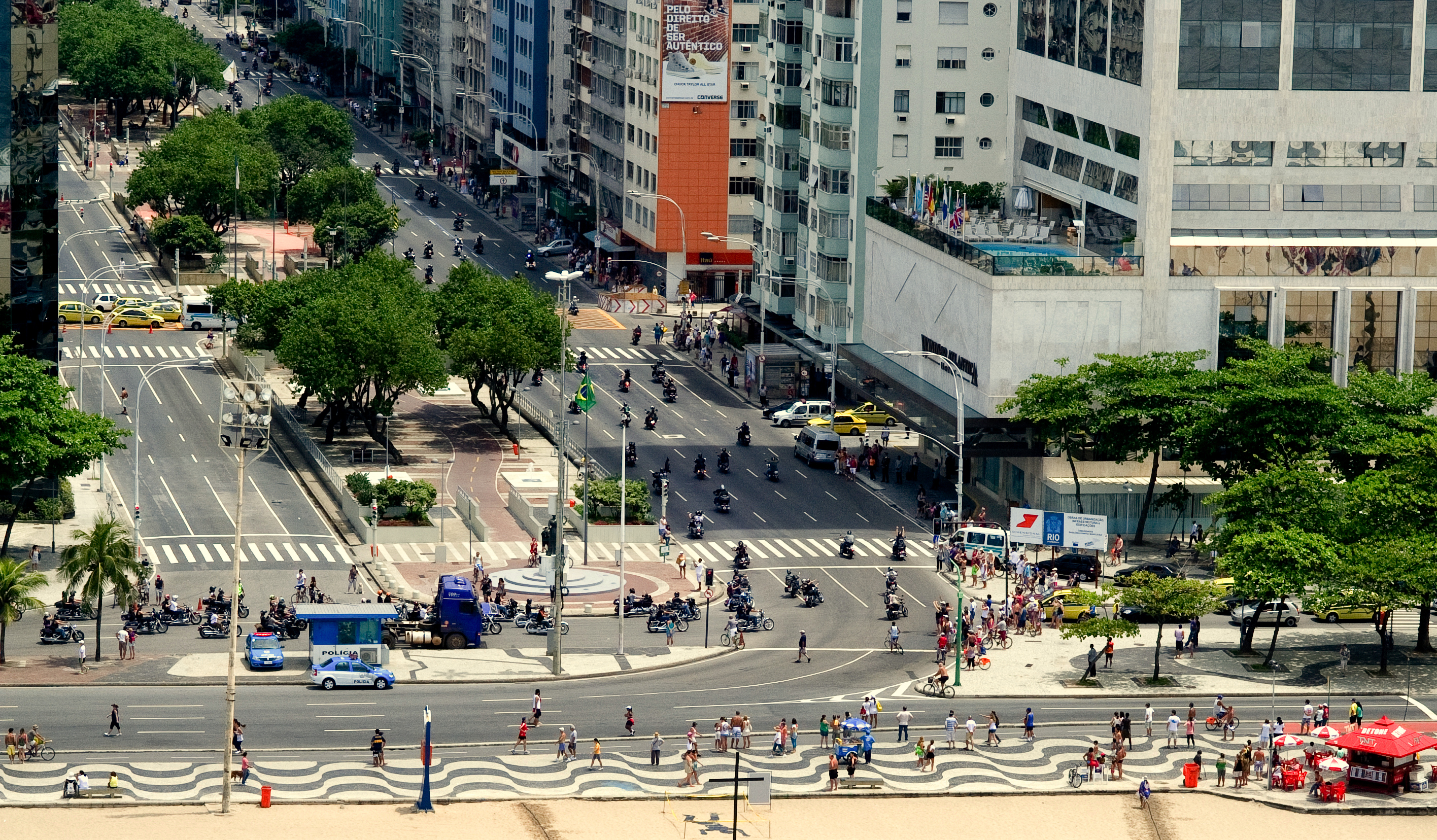 小说：他要和班长换位置，美其名曰教她做题，班长：我不能教吗？