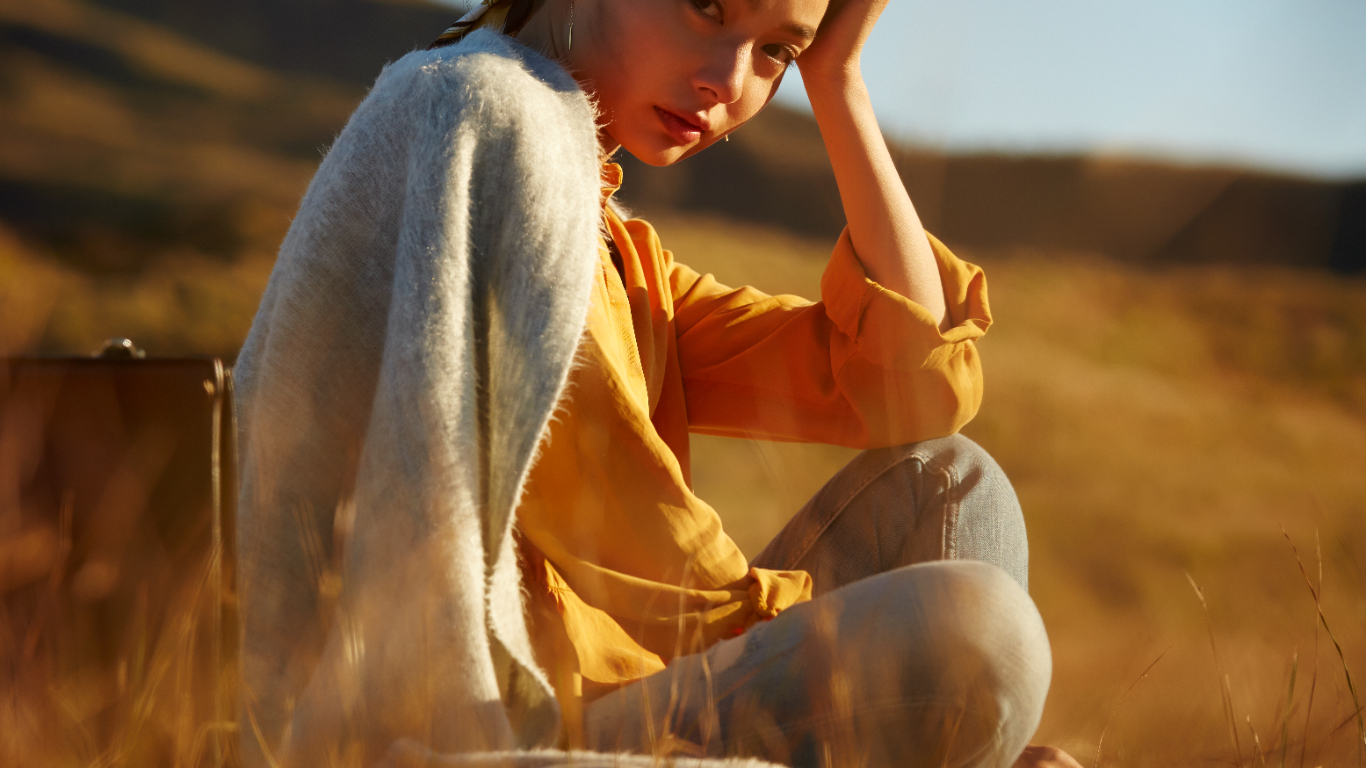 小说：一边女儿订亲，一边父亲偷吃的丫鬟怀了身子，可谓双喜临门