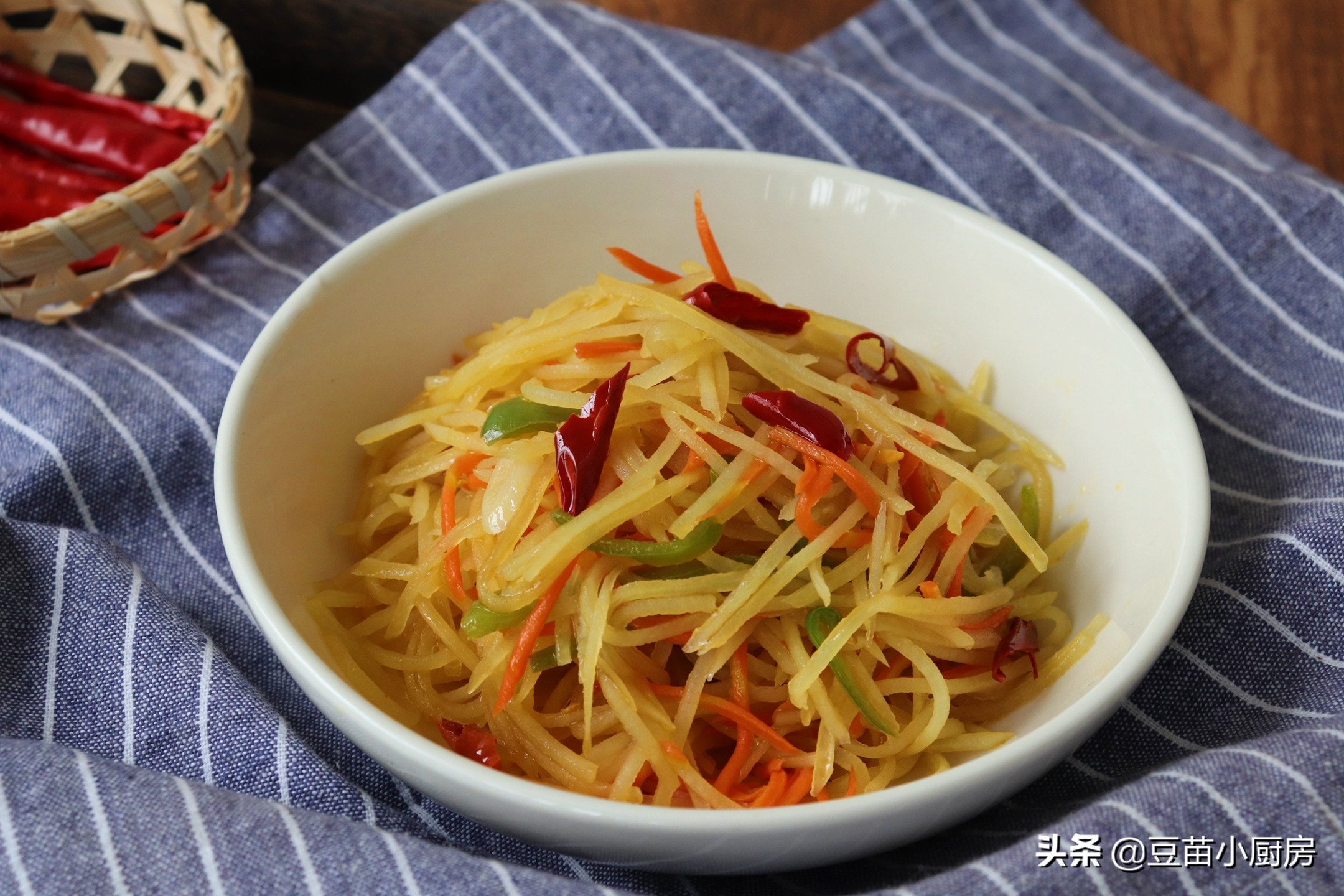 炒土豆丝就糊是怎么回事,炒土豆丝会因为多而不脆