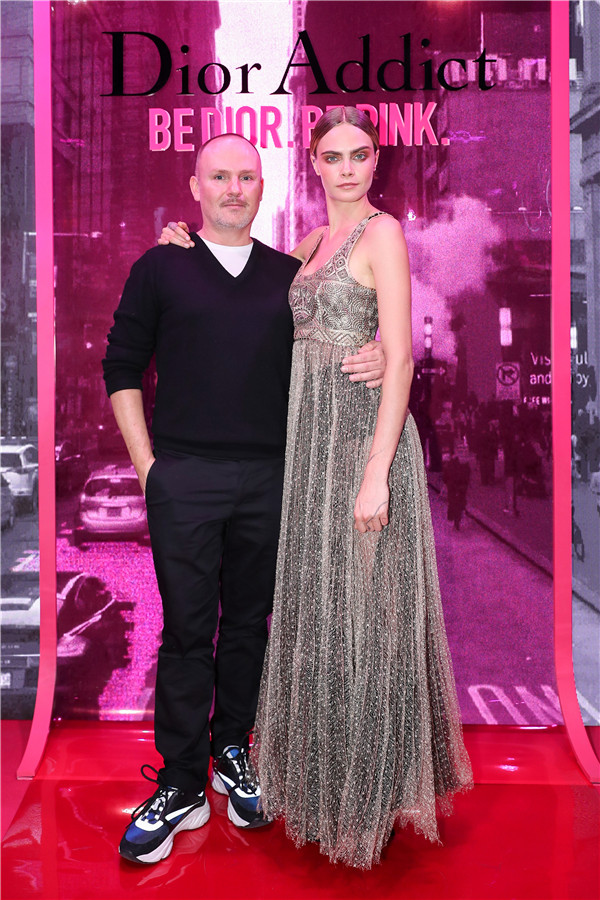 被吹爆的化妆品,迪奥dior粉唇妆