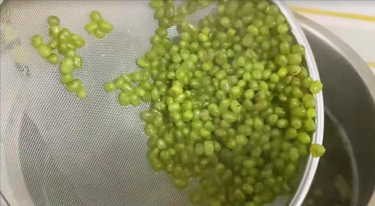 煮绿豆沙为什么要放姜片,怎么煮绿豆沙能快速软烂