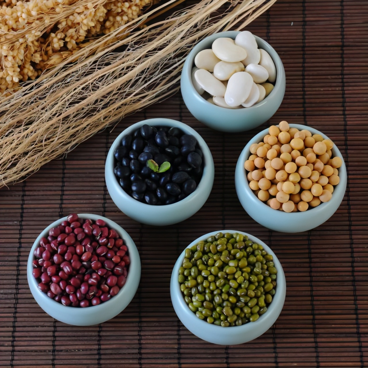 古代根本没有颜色定义,中国古代只有哪四种颜色