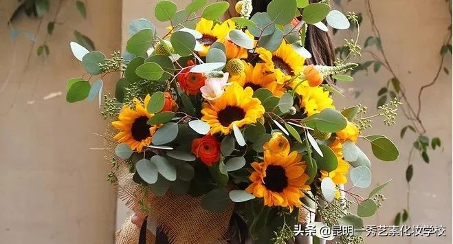 你眼里的化妆师和现实中的化妆师,化妆师的生活到底是怎样的