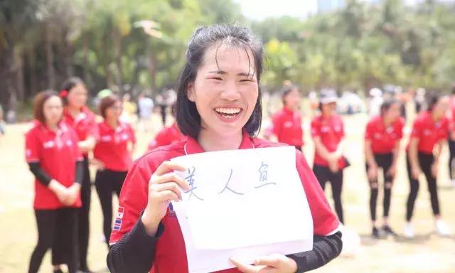 巨邦清明献花丨人间四月无心芳菲，上山看总设计师改革大步豪迈