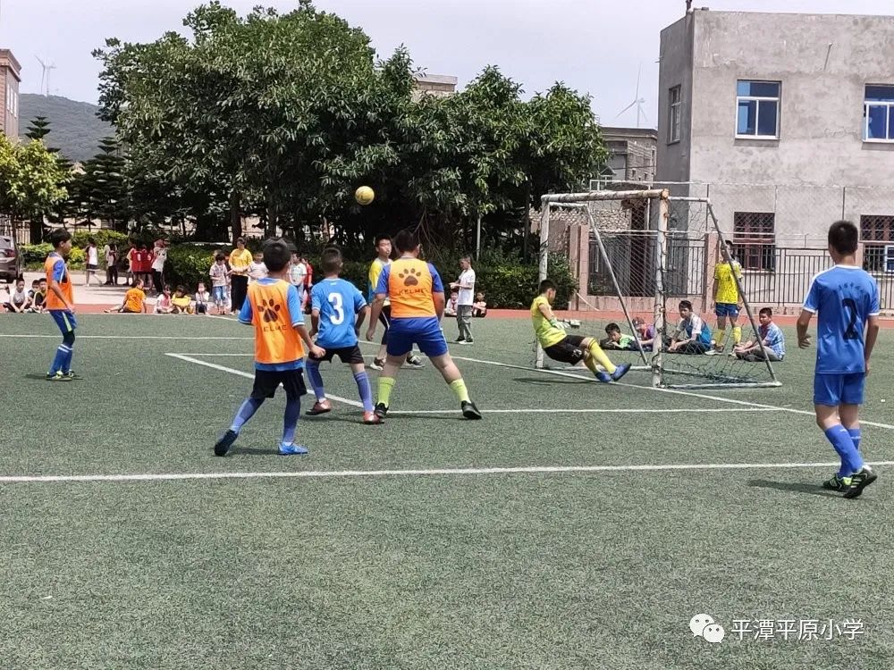 快乐足球追逐梦想放飞未来,快乐足球放飞童心一等奖