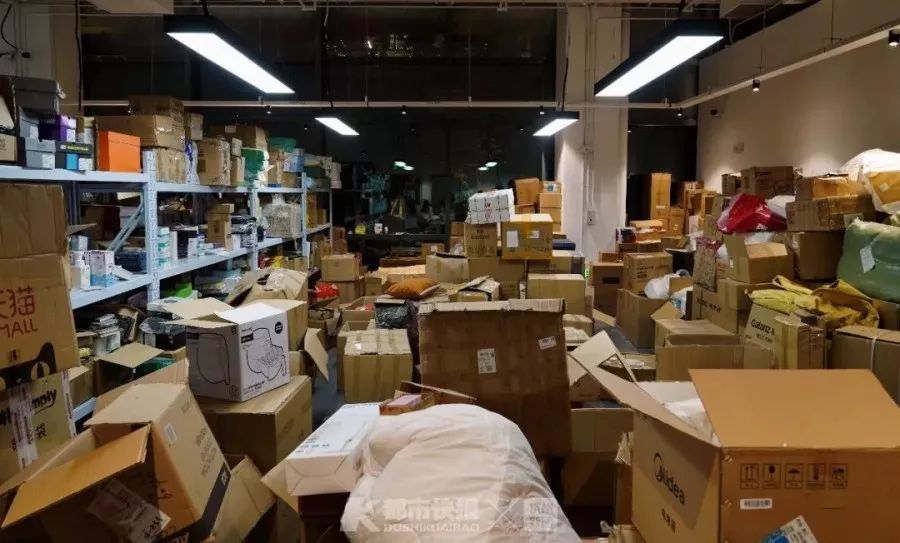 每天收十几件快递,每天收200单快递