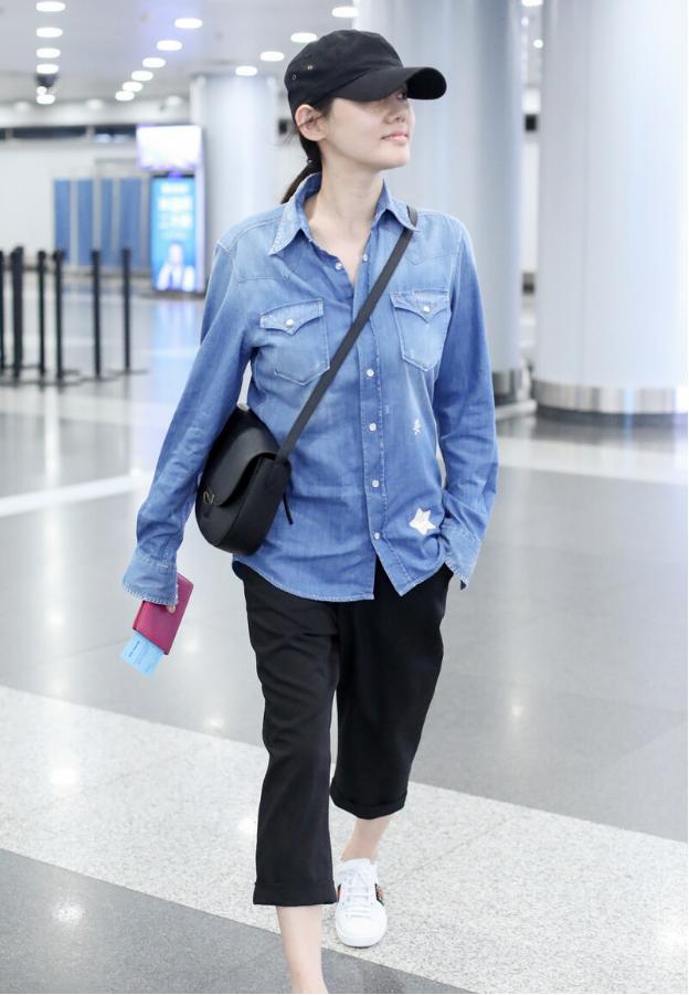 “中国媳妇”秋瓷炫气质不是盖的,穿破洞的外套,依旧让人心动