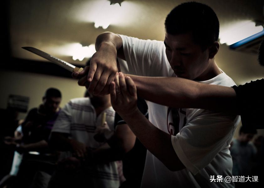 行走江湖要避开的10件事,行走江湖最忌讳的就是感情