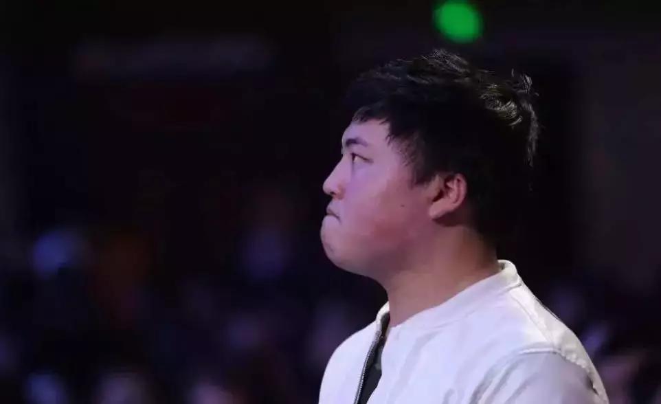 网瘾少年身价3亿,23岁网瘾小伙