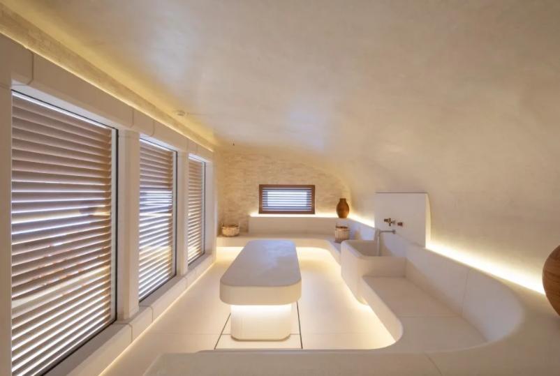 世界第二富豪的海上秘密城堡！走进JeffBezos的最新超级游艇