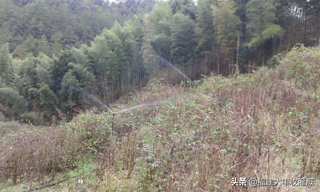 智能灌溉地埋伸缩喷头,大型摇臂喷头360度旋转灌溉