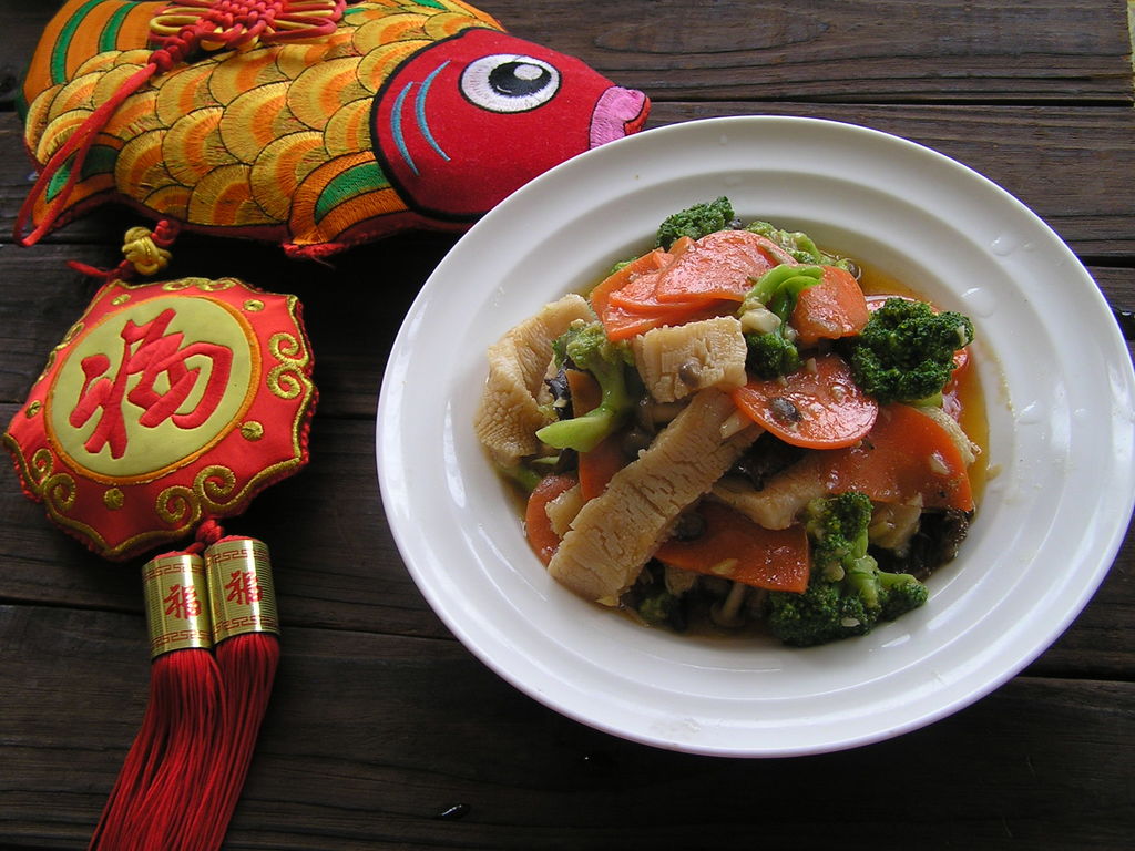 韭黄拌素毛肚,韭黄炒肚丝简单做法