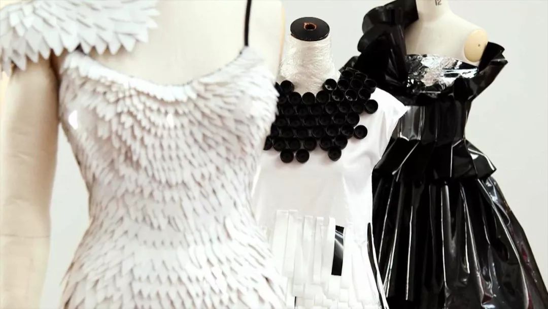 第三等级预科文凭：艺术，设计与媒体,在线