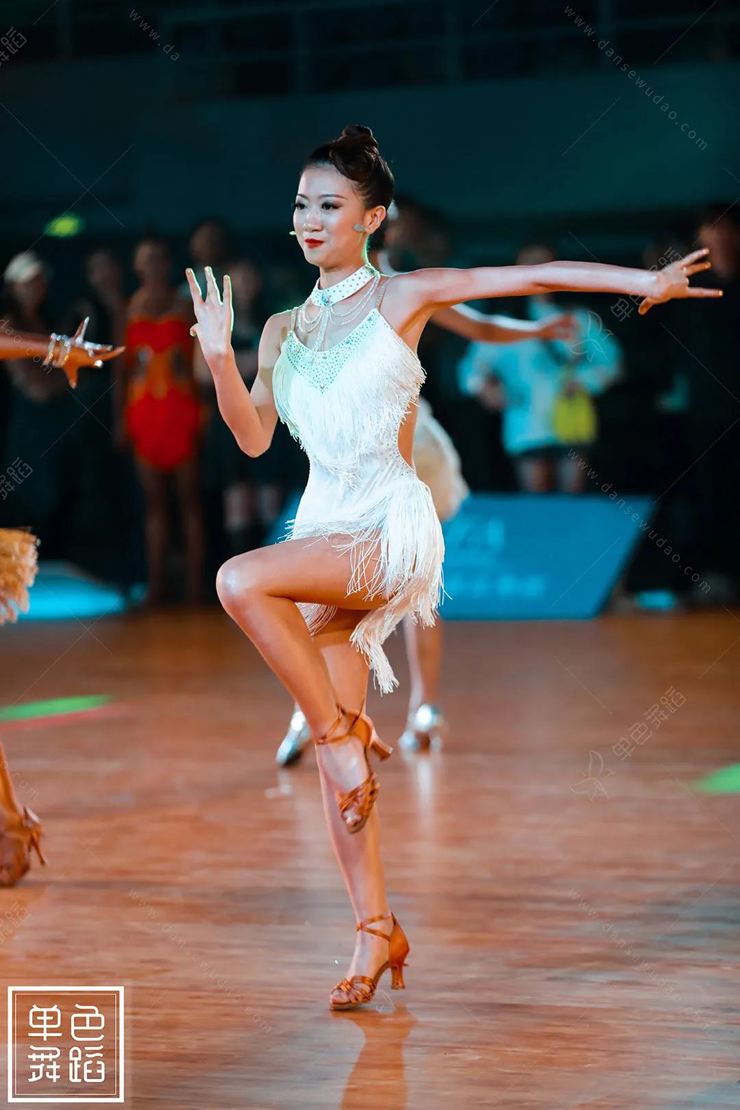 拉丁舞为什么要穿那么少,拉丁舞为什么一定要穿那么少