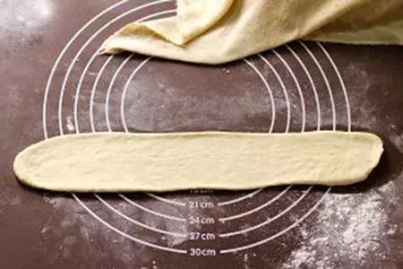 法式蒜香烤肠面包做法,丹麦烤肠面包做法