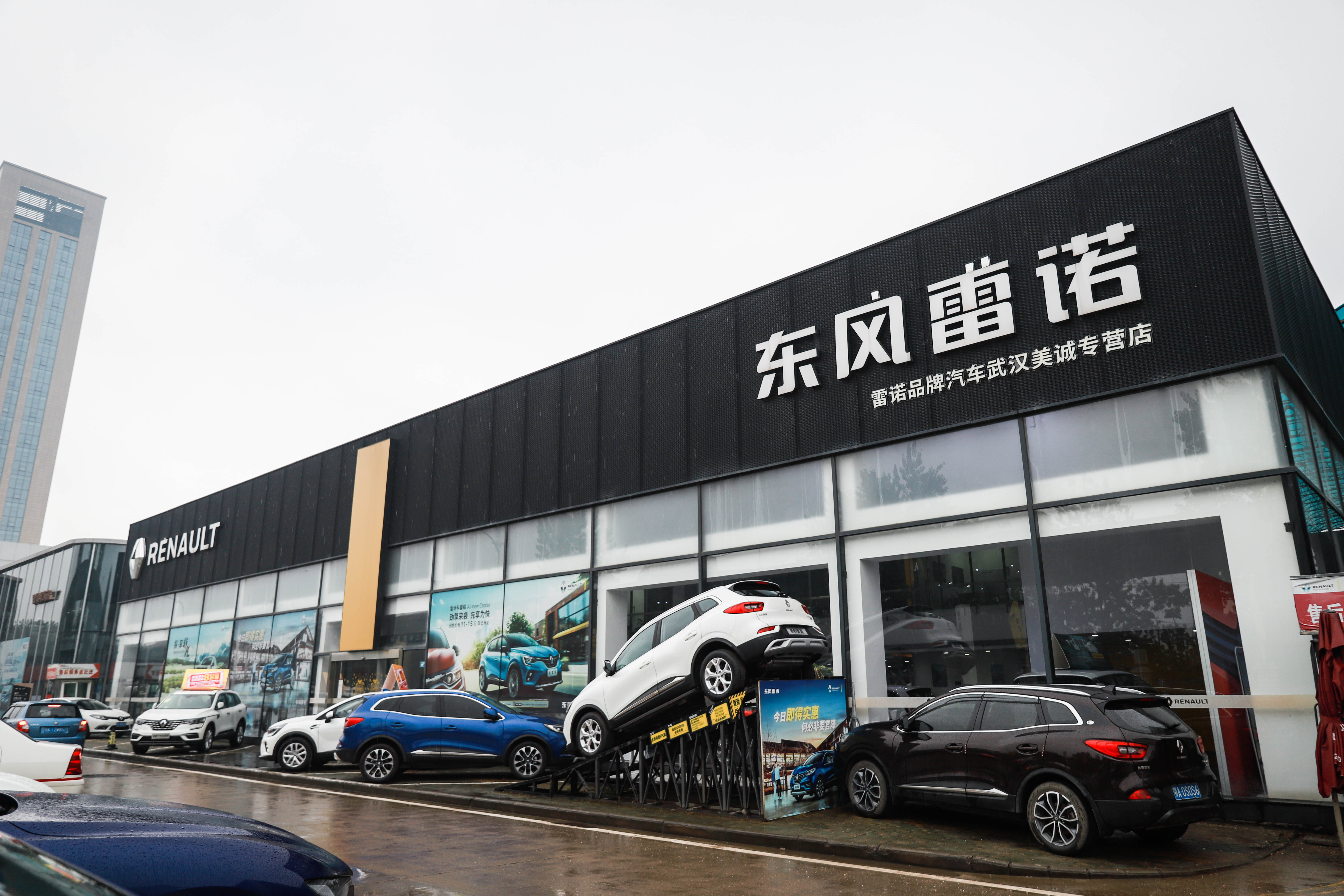 东风雷诺suv科雷傲落地价,雷诺新车价格