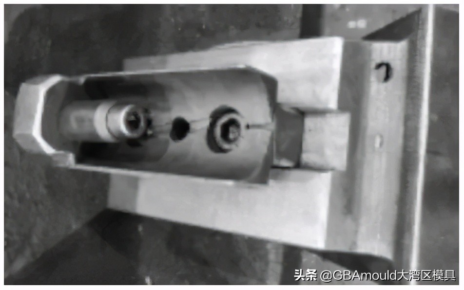 汽车冲压模具验收标准,丽水汽车覆盖件冲压模具配件