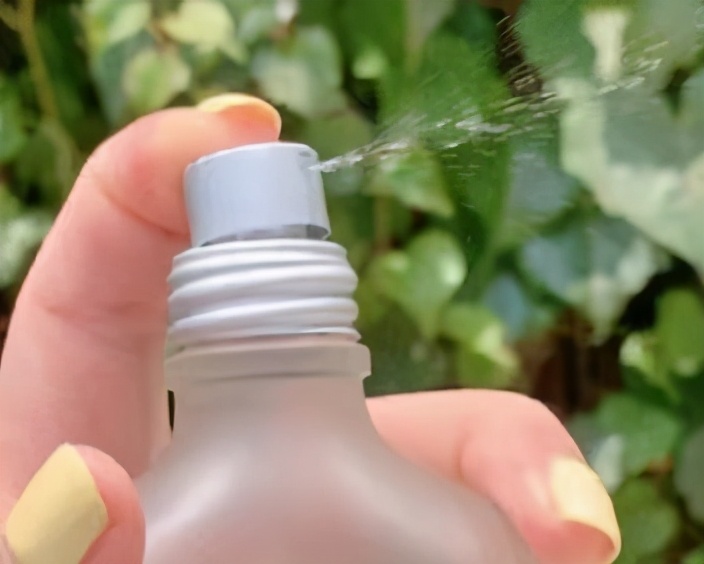 40岁女士香水推荐排行榜前十名,年轻人适合的清淡香水推荐女士用