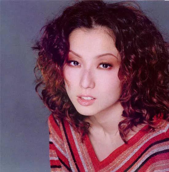 郑秀文和杨千嬅很像,像郑秀文