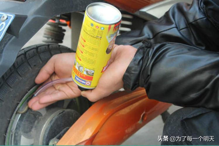 电动车路上爆胎怎么避坑,电动车半路爆胎怎么办