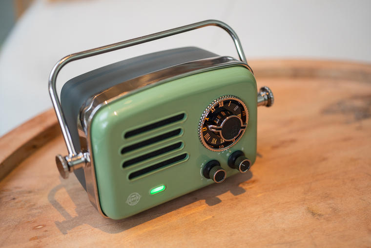 猫王旅行者2号蓝牙音箱怎么听歌,猫王旅行者2号收音机如何听广播