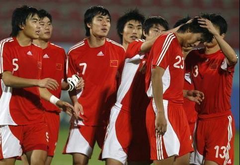 国足0:3惨败伊朗后怎么走,国足被挑衅