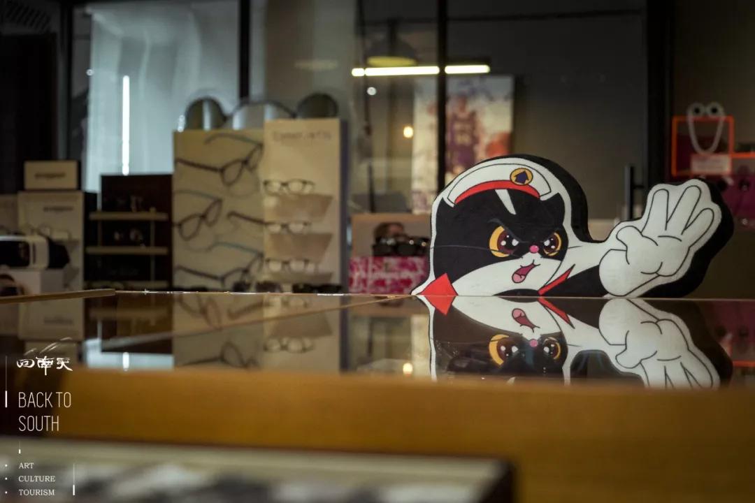 潮牌眼镜店推荐,比较潮的眼镜店