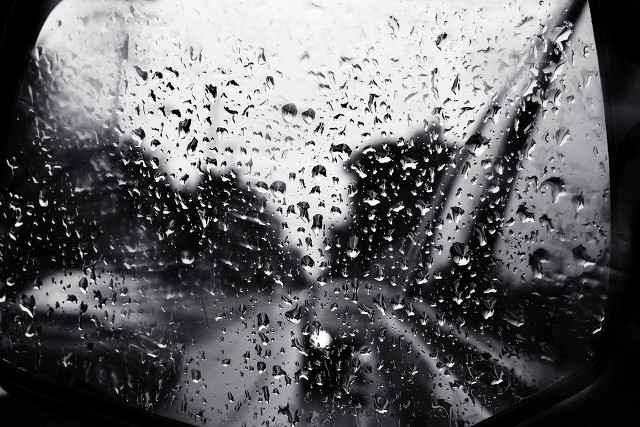 abs防抱死刹车是点刹还是一脚踩死,特斯拉abs防抱死测试