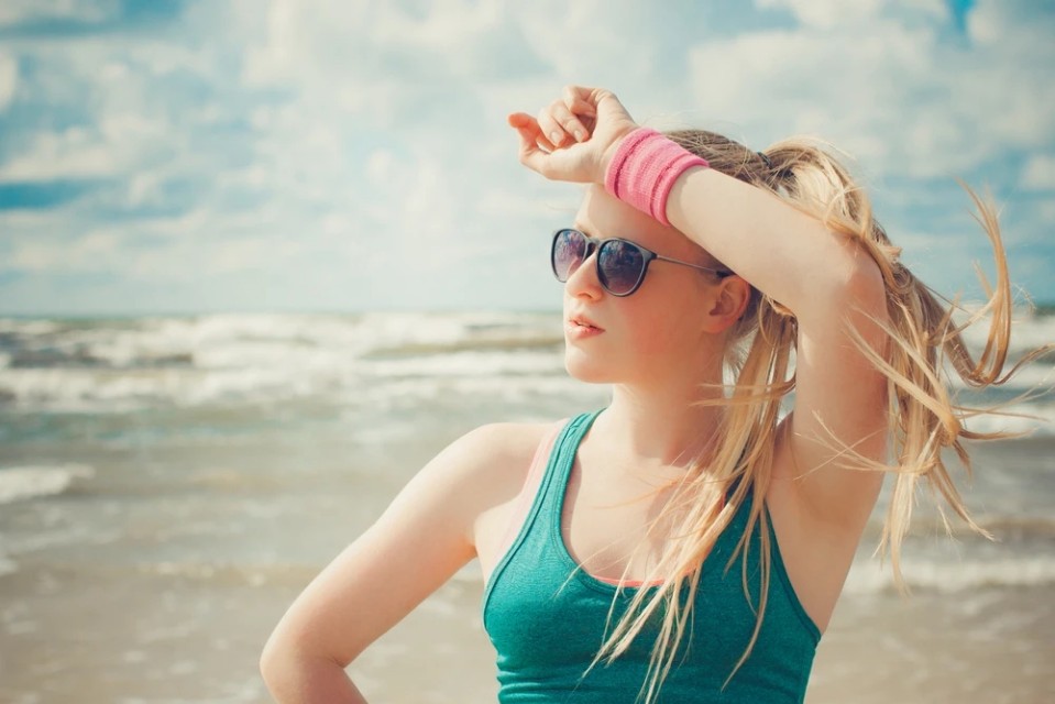 脸上有血丝红点,脸上有血丝红块