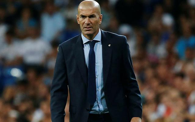 适合打长传反击的四后卫阵型,三前锋快速反击阵型