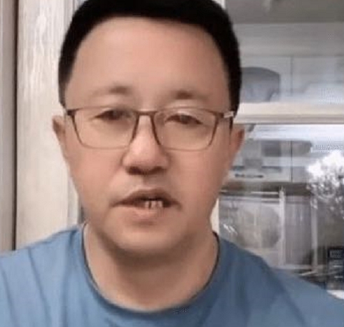 长贵和刘能在谢大脚家待一夜,长贵去世了刘能哭了