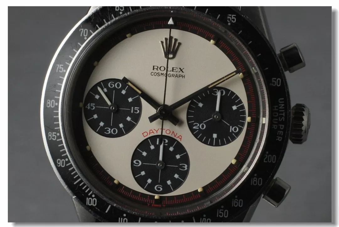 175块钱买张旧沙发，结果缝隙里面藏着175万的劳力士