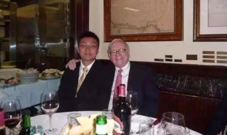 拼多多董事长黄峥什么时候卸任,拼多多黄峥99亿美元在哪弄的