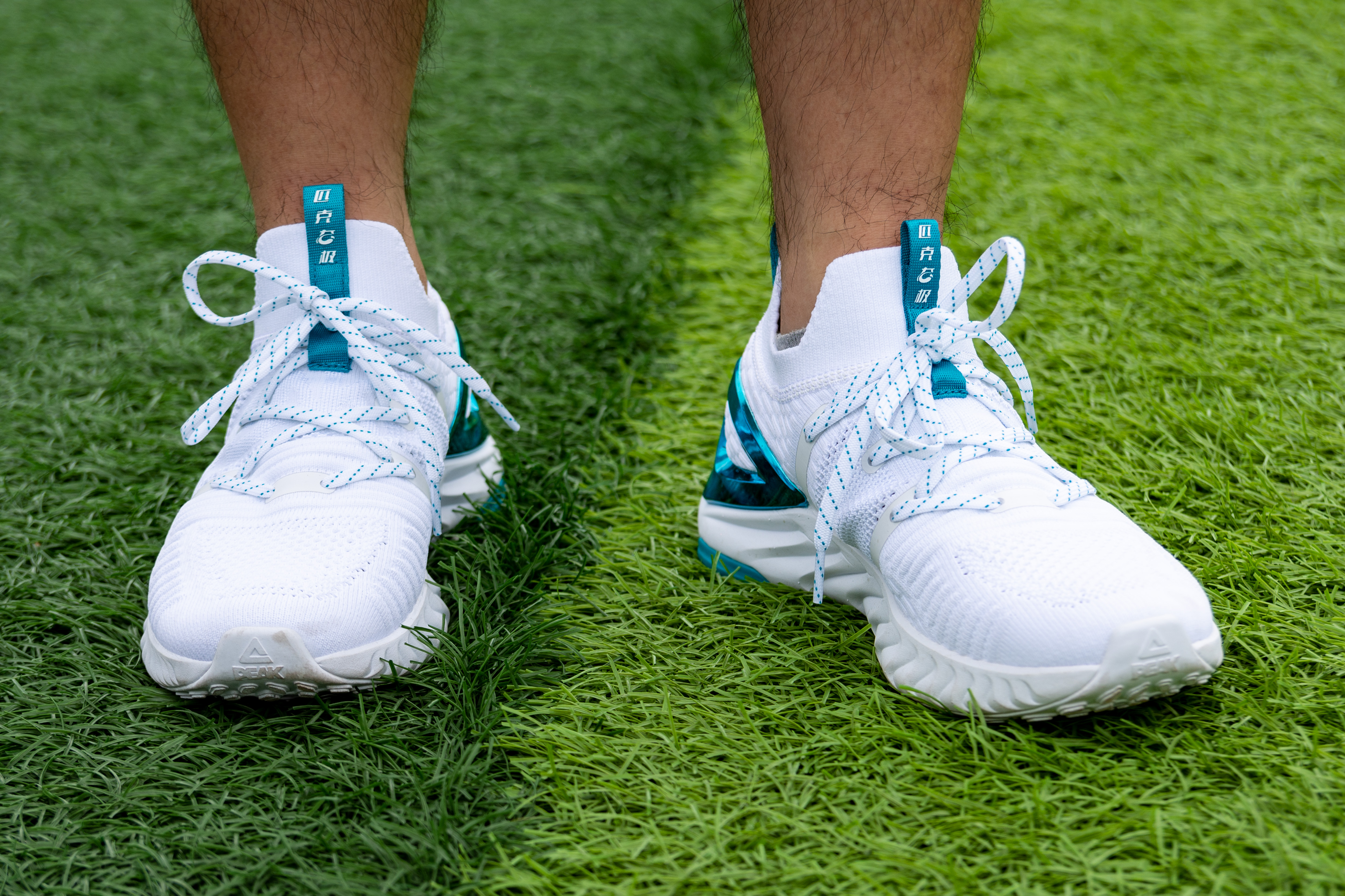 跑鞋硬弹脚感,跑鞋黑科技鞋名