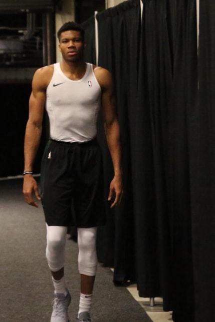 博尔特跟腱和字母哥哪个长,博尔特的跟腱和字母哥