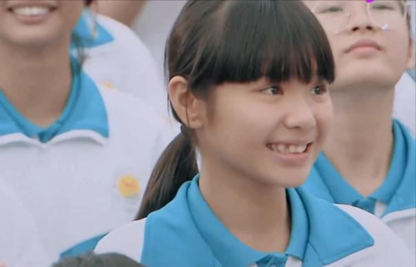 90后美女老师大方普及性知识，解决青春期的困惑，家长：值得赞扬