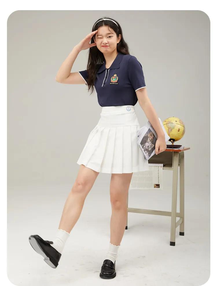 超减龄穿搭法则被杨超越狠狠拿捏,杨超越水手服穿搭