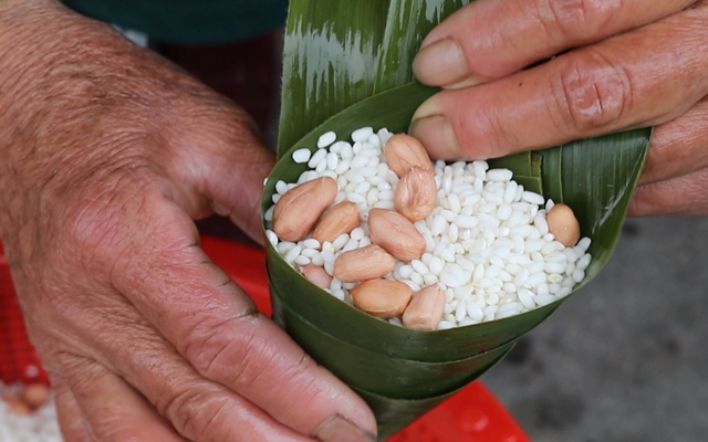 粽子怎么包才好吃视频教程全集,粽子怎样包的软一点