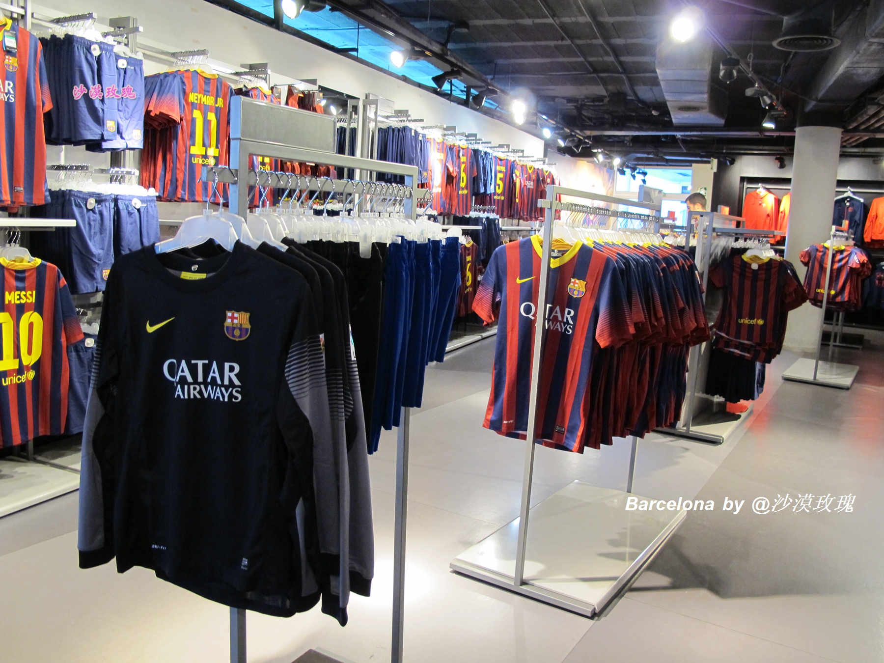 欧洲最大的体育场可容纳10万人，如何在旅途中看一场球赛？