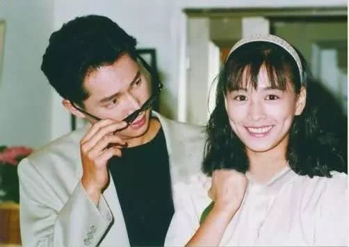 张庭夫妇捐款2000万抗疫！曾因纳税21亿上热搜，微商真这么赚钱？