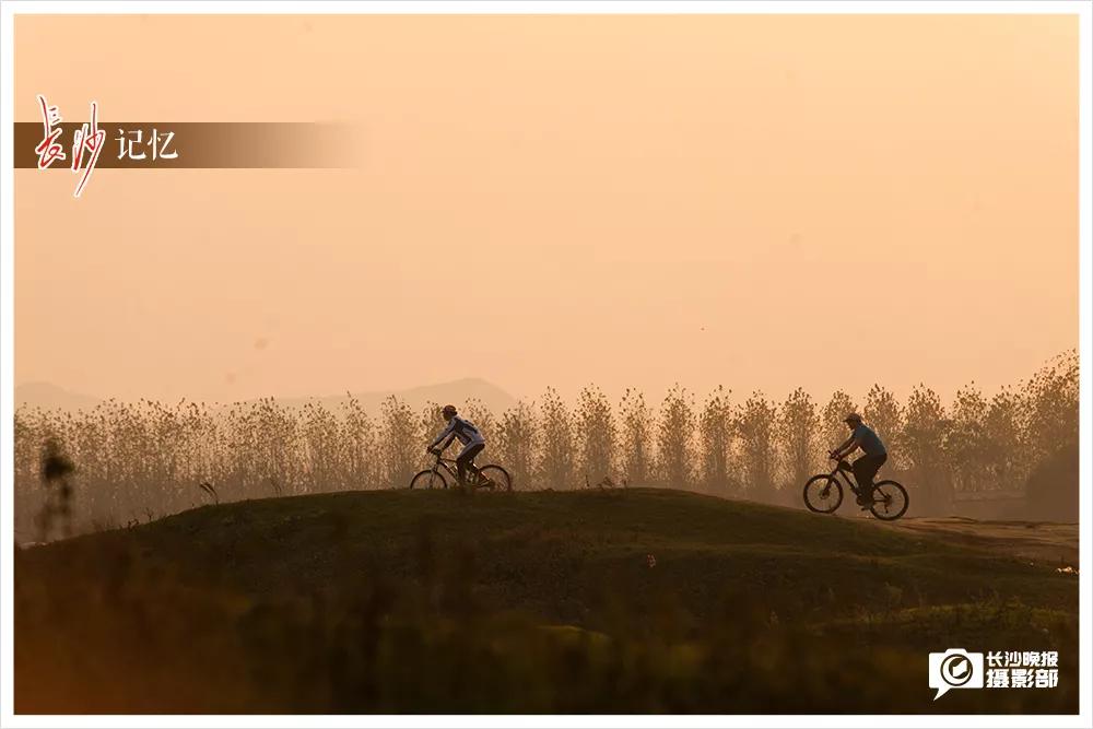 长沙月亮岛最新效果图,长沙月亮岛鸟瞰图