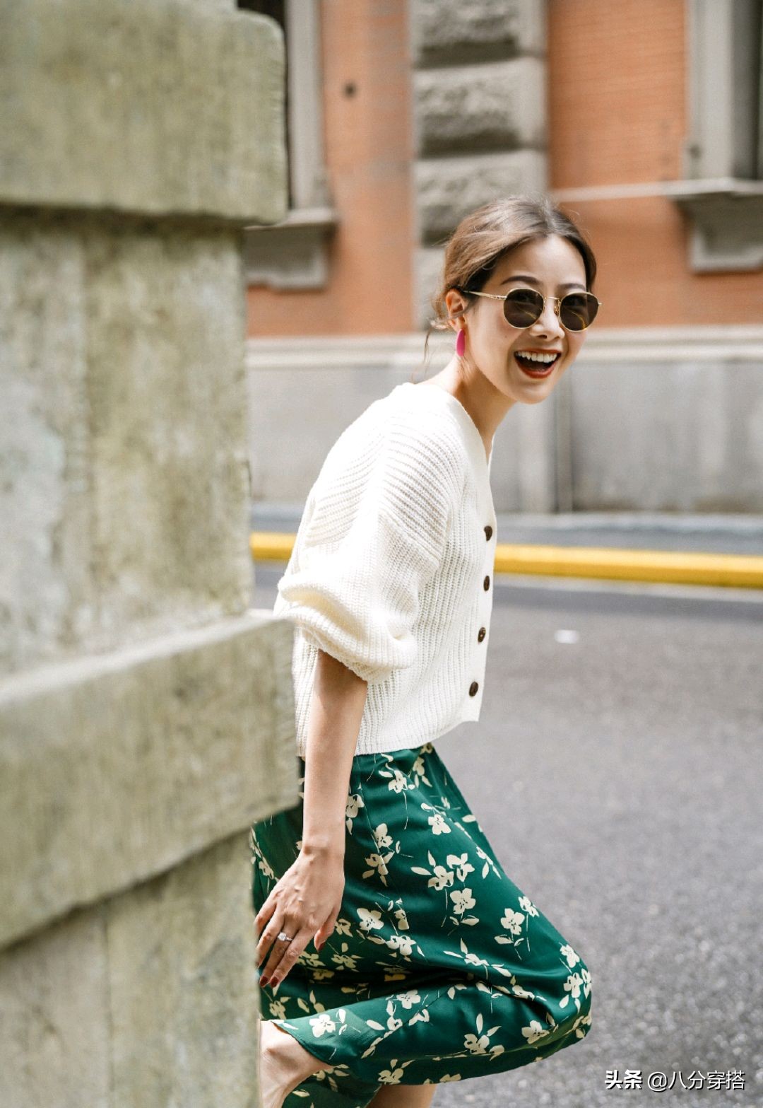 碎花裙该如何穿搭显高级,碎花裙这样选好看又显气质