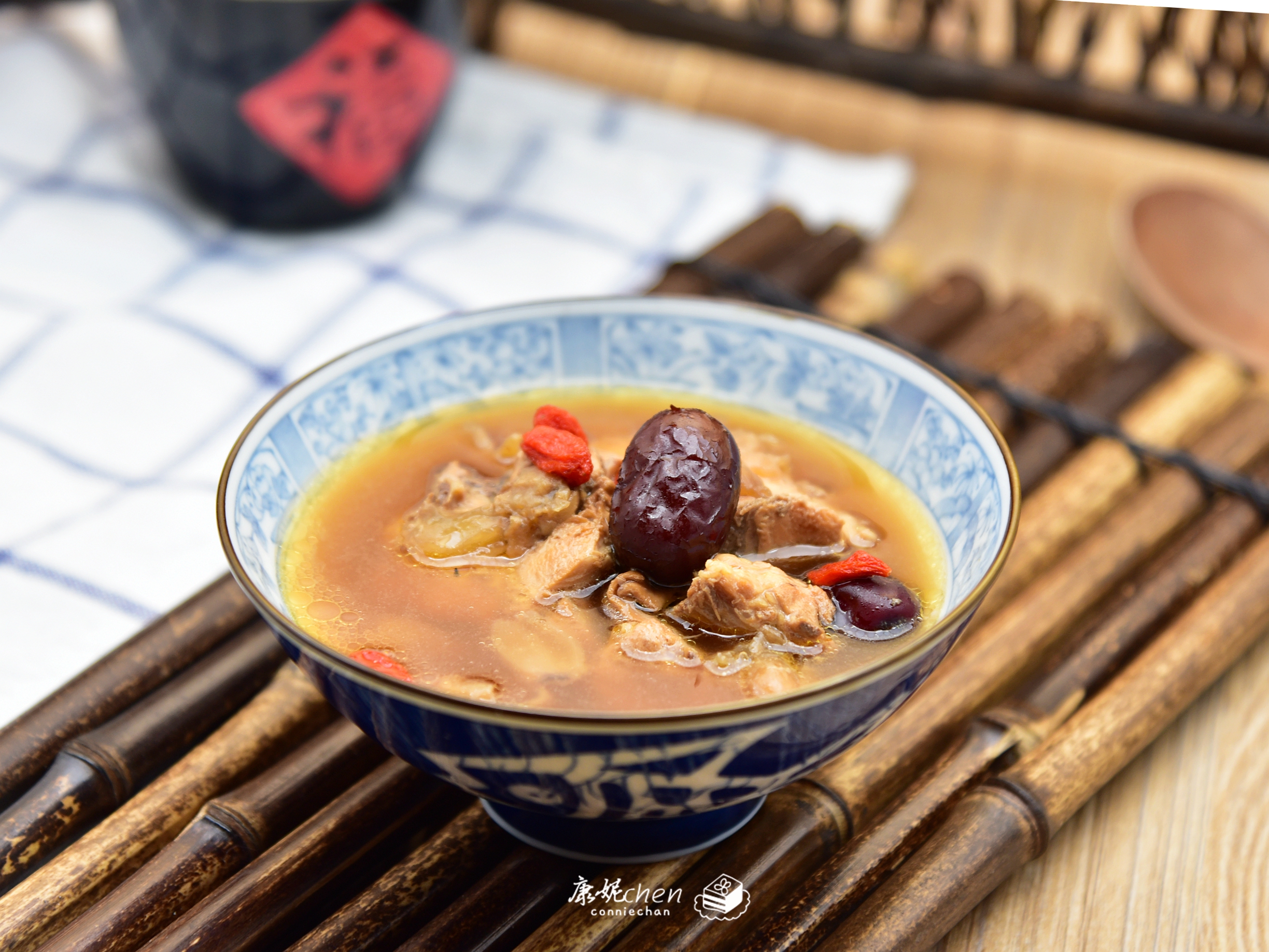 女人补气血鸡汤,什么鸡汤补气又营养又好喝