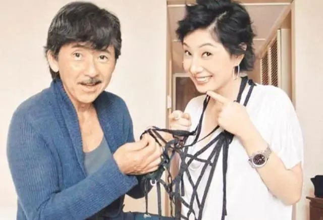 买二手衣服回家补、一张椅子用18年，这8位明星，有钱也没乱花