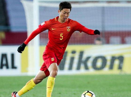 杨立瑜在恒大踢什么位置,中国足球杨立瑜